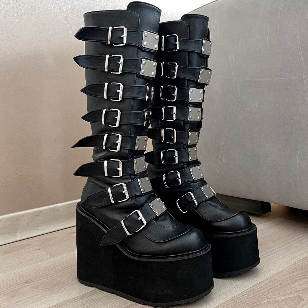 DEMONIA SWING-815 Size 9 Wedge Platform Buckle Straps Black Knee High Boots MINT